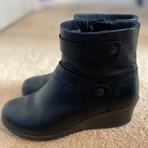 Keen Women’s Booties Size 8